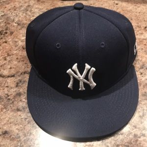 New York Yankees Outdoor Cap Flex Fit Hat- L/XL